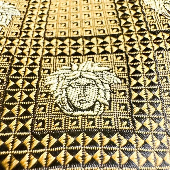 Gianni Versace Medusa Face Geometric Print Men's Tie - Picture 3 of 7